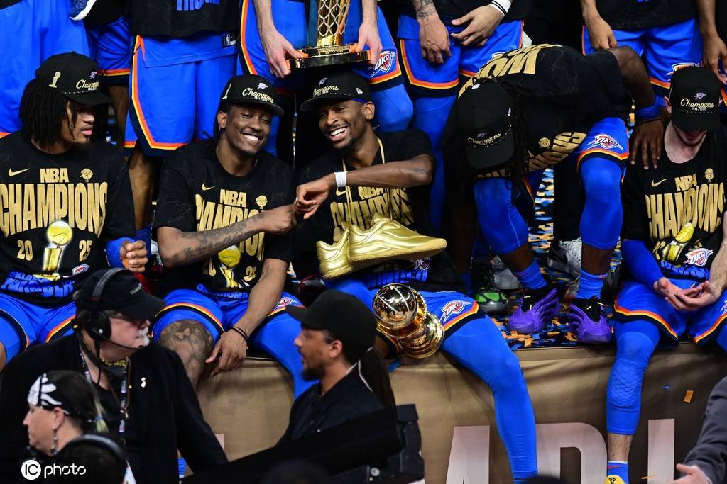 NBA官方东西部排名:雷霆骑士领跑 湖勇未进前四